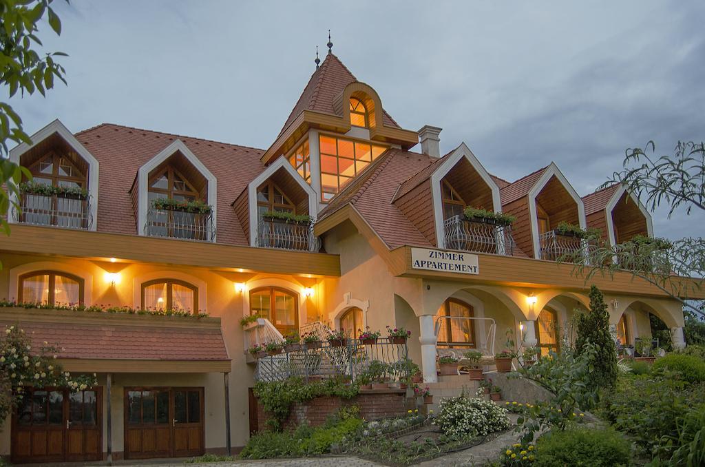 Hotel Bodó Ház Gyenesdiás Exterior foto